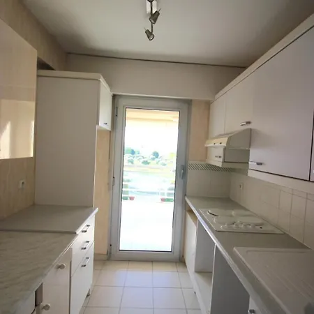 Sea View - Sleeps 4 - Swimming Pool - Parking Antibes