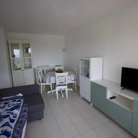 Sea View - Sleeps 4 - Swimming Pool - Parking Apartmán *